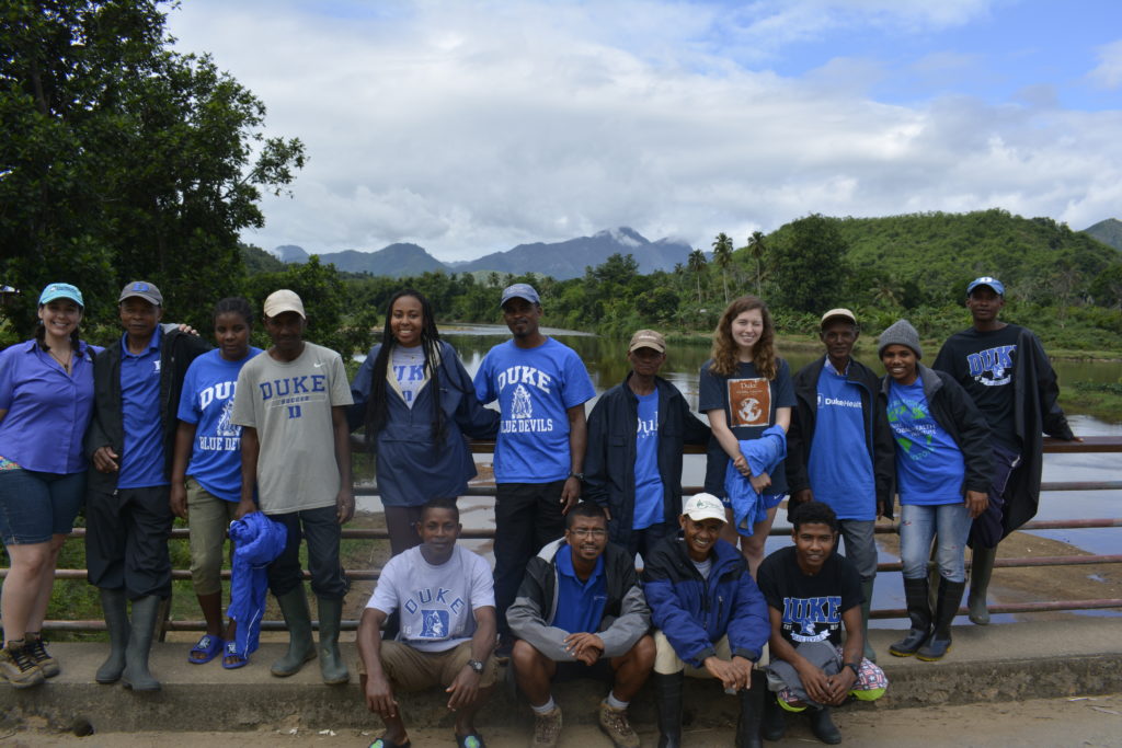 Duke undergrads and Malagasy colleagues wearing Duke t-shirts